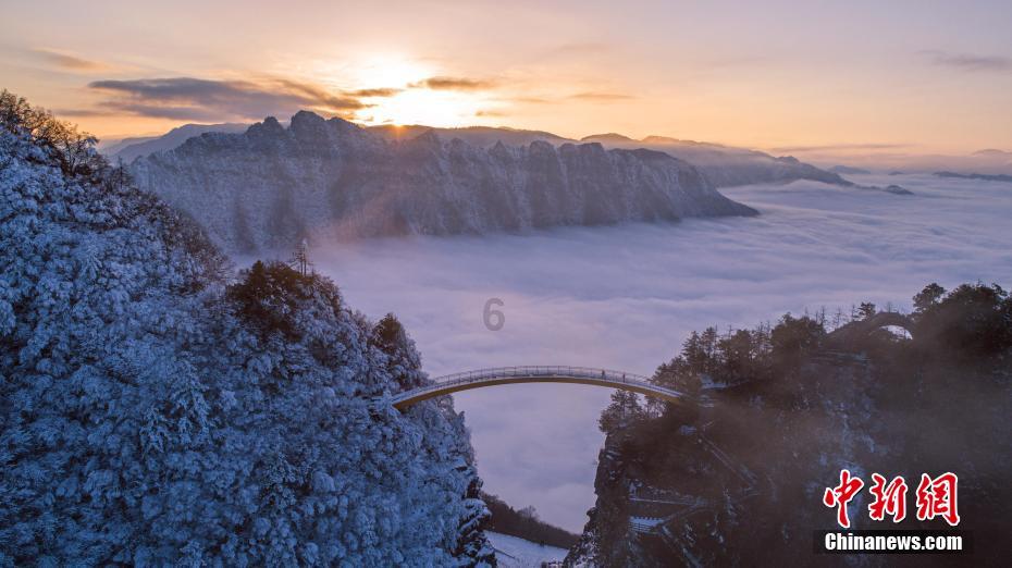 逃离绿色山谷